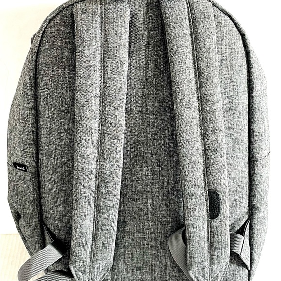 HERSCHEL Backpack Two Tone Front Pocket - Picture 3 of 11